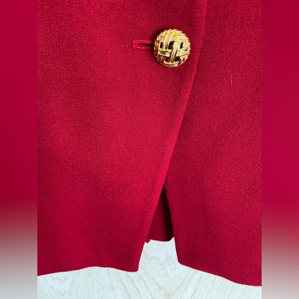 CHRISTIAN DIOR Vintage Pure Red Full Suit w/Pleat Skirt Gold Buttons sz 12 - Picture 5 of 16